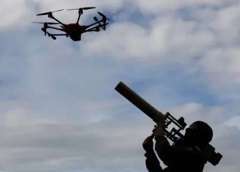 Kremlin considera “peligrosa” la idea de derribar aviones rusos por parte de la OTAN