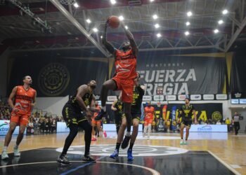 Fuerza Regia se impone a Correcaminos 116-84 en el primero de la serie