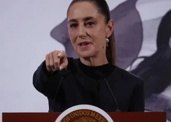 Sheinbaum propone mesa comercial con China y defiende clima de inversión en México