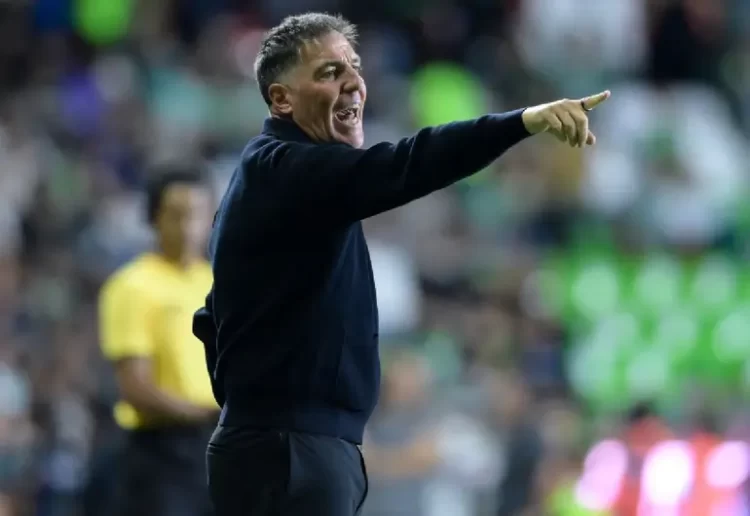 Cesan al argentino Eduardo Berizzo como técnico del León