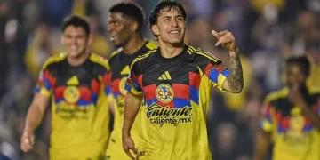 Águilas del América remontan y golean 4-1 a Pumas de la UNAM con doblete de Zendejas