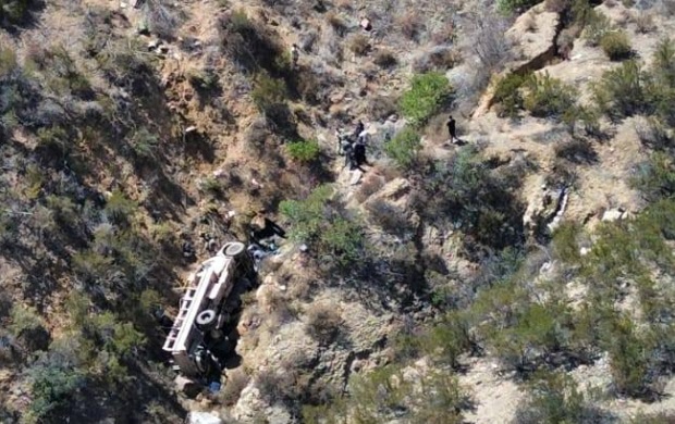 Vehículo de Defensa cae a barranco; muere un militar y 22 resultan heridos en BC