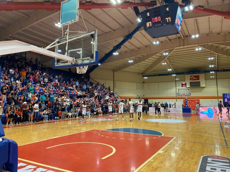 Correcaminos pega 87-77 a Dorados en primero de la serie; se reivindica con afición victorense