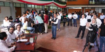 Lanzan programa “UAT en Vivo” en Facultad de Comercio del Centro Universitario Victoria