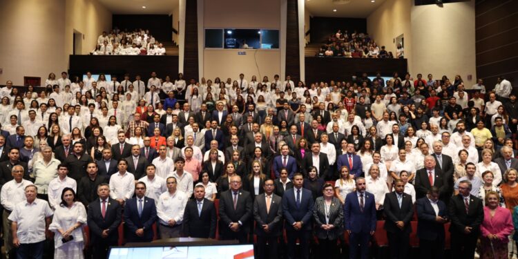 Conmemora la UAT 75 años de historia, transformación y compromiso social