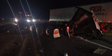 Choque frontal en ruta Monterrey-Nuevo Laredo deja un muerto y un herido