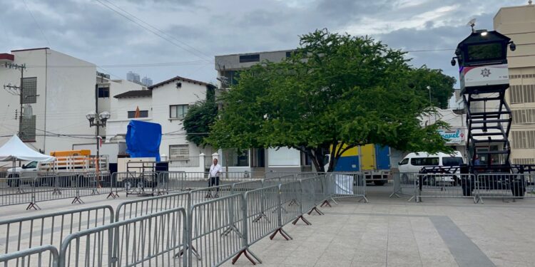 Listo escenario para ceremonia del Grito de Independencia, cierran vialidades aledañas