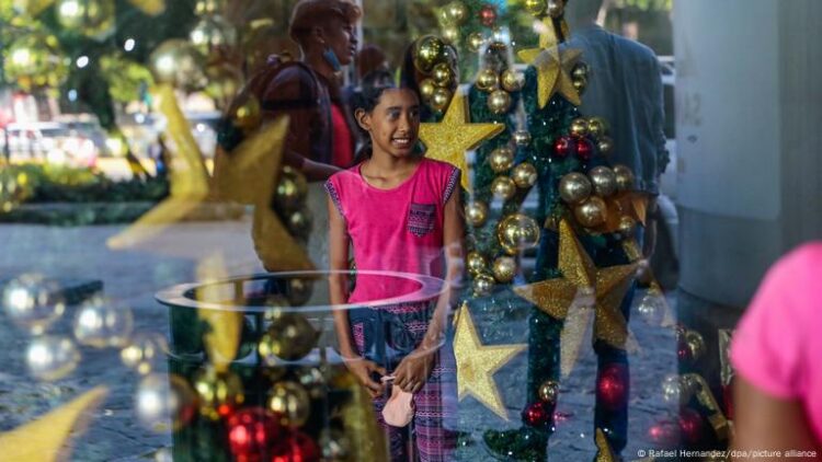 Maduro decreta Navidad anticipada en Venezuela desde el 1 de octubre