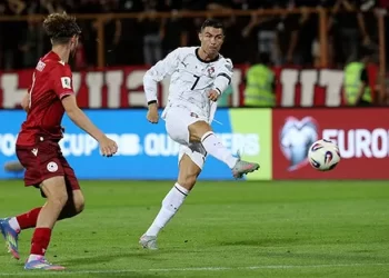 Portugal golea 5-0 a Armenia con doblete de Ronaldo