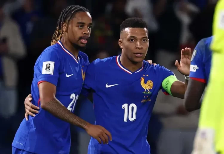 Mbappé da la victoria de Francia 2-1 ante Islandia