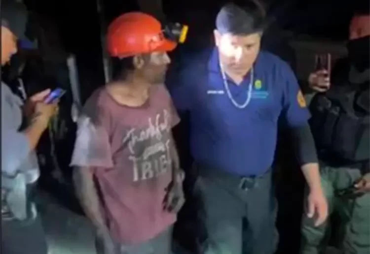 Tras quedar atrapados, mineros fueron rescatados con éxito en Coahuila