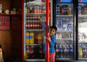 Empresarios rechazan alza del 87% en impuesto a refrescos en México