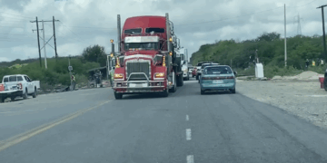 Alertan por tráfico lento en Km. 50 de la carretera Cd. Victoria-Monterrey