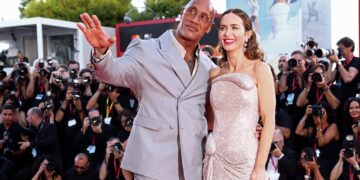Dwayne Johnson sorprende en Venecia con su cambio físico y actoral