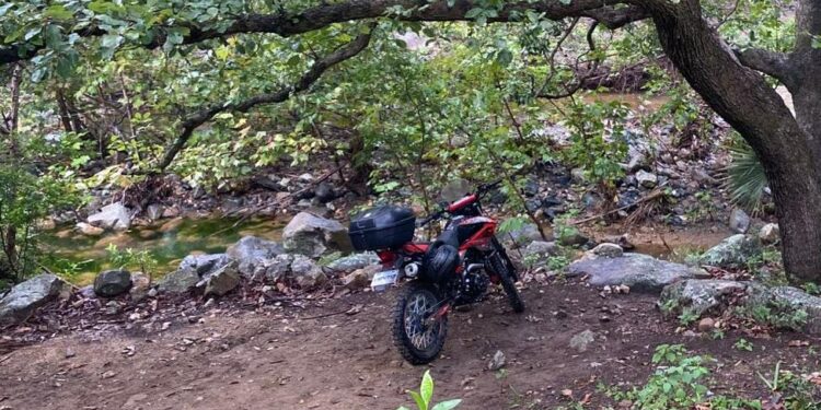 Paseo se convierte en pesadilla: encuentran cuerpo flotando en Cañón del Novillo