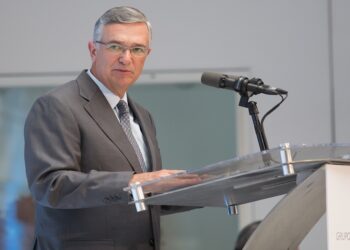 Paga Salinas 25 mdd para evitar arresto en EU