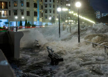 Hong Kong retoma actividades luego del supertifón Ragasa