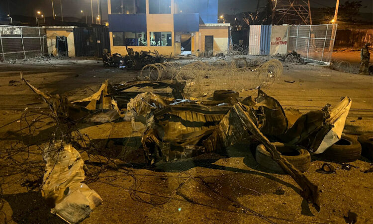 Coche bomba detona en cárcel de Guayaquil sin dejar heridos ni fugas