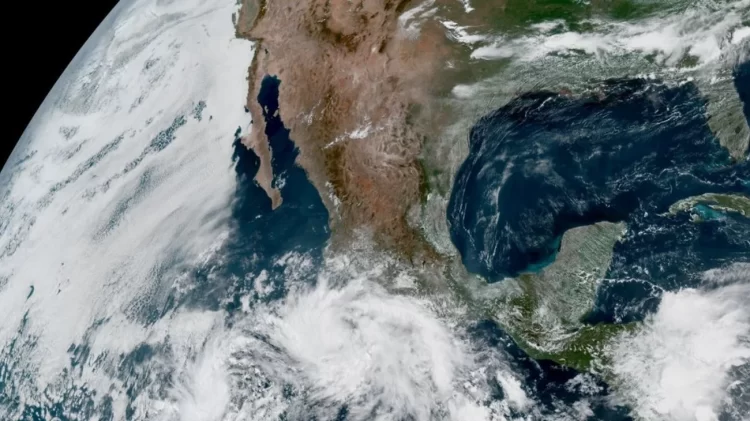 Tormenta tropical ‘Kiko’ podría intensificarse a huracán categoría 1