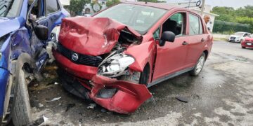 Fuerte encontronazo vehicular en Bulevar P. Balboa; doctora herida es llevada a hospital