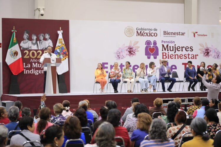 Entrega Américo Villarreal tarjetas de Pensión Mujeres Bienestar; llegará a 93 mil tamaulipecas