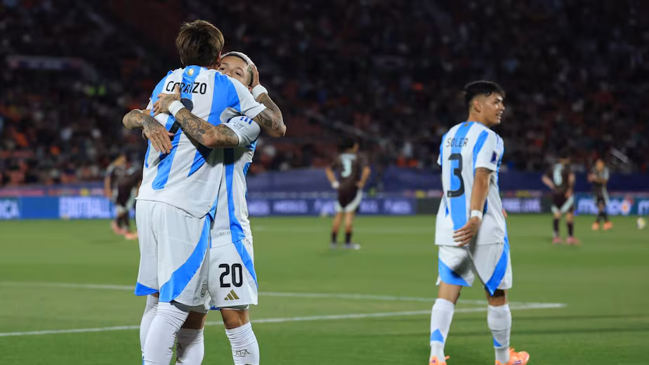Argentina derrota 2-0 y lo elimina del Mundial sub 20