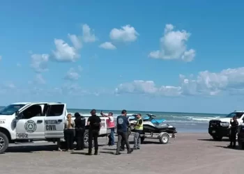 Entrenador fallece en playa Bagdad de Matamoros al tratar de rescatar a su hijo 