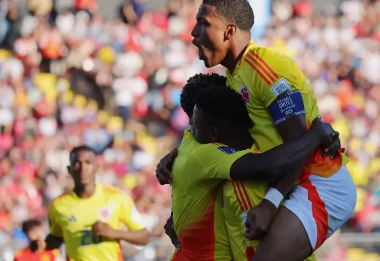 Colombia elimina a 3-2 a España y espera rival en la semifinal