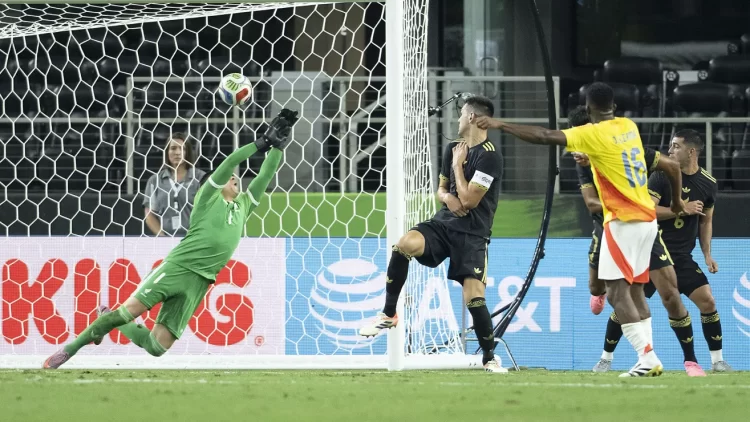Colombia golea 4-0 a México en partido amistoso previo al Mundial