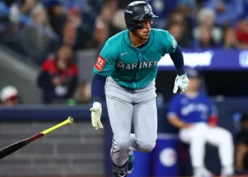 Mariners propina segunda derrota 10-3 a Blue Jays y está a un paso de serie mundial