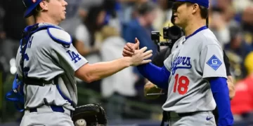Dodgers gana 5-1 a Milwaukee con gran picheo del japonés Yamamoto