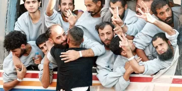 Palestinos vuelven a su hogar en Gaza; liberan mil 968 detenidos por Israel