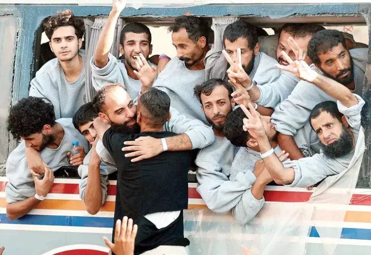 Palestinos vuelven a su hogar en Gaza; liberan mil 968 detenidos por Israel