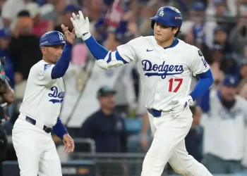 Dodgers derrota 5-1 a Brewers el cuarto juego de la Serie de Campeonato de la Liga Nacional 