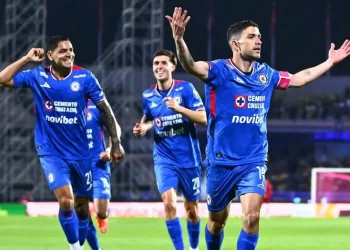 Cruz Azul derrota 2-1 al América en el Clásico Joven de México