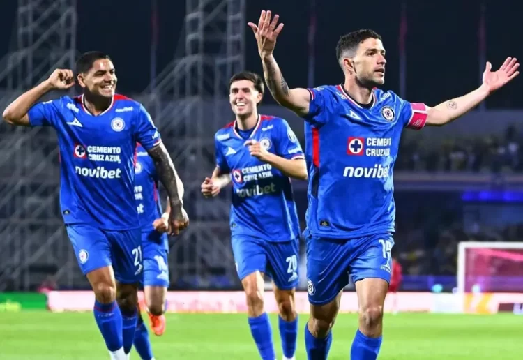 Cruz Azul derrota 2-1 al América en el Clásico Joven de México