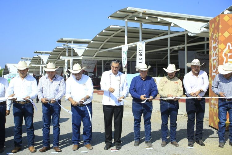 Inaugura el gobernador Américo Villarreal exposición y subasta ganadera en la Feria Tamaulipas 2025
