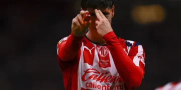 Chivas se impone 2-0 a Mazatlán en su cuarto triunfo al hilo