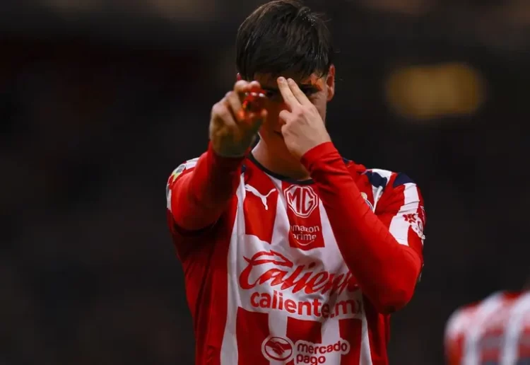 Chivas se impone 2-0 a Mazatlán en su cuarto triunfo al hilo