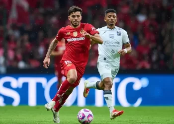 Toluca golea 4-0 a Querétaro para mantener su marcha en la Liga MX
