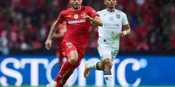Toluca golea 4-0 a Querétaro para mantener su marcha en la Liga MX