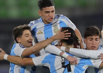 Argentina vence 4-1 a Australia y asegura su pase a octavos de final 