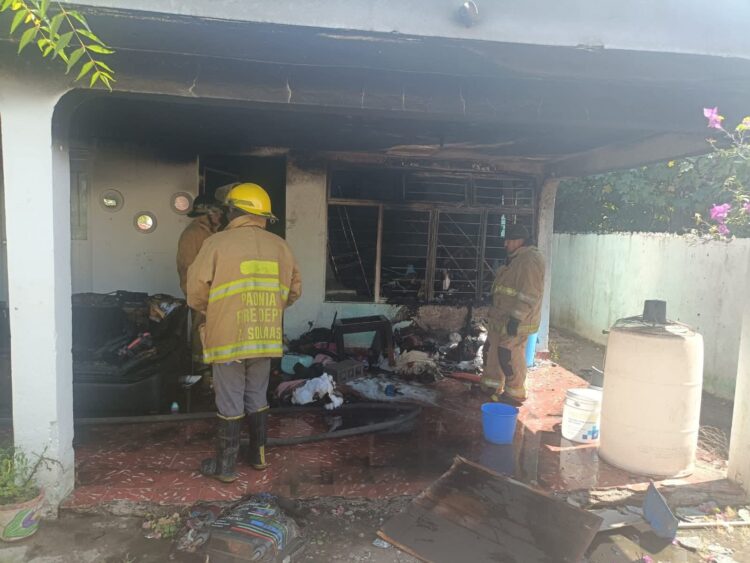 Bomberos sofocan incendio en vivienda de la Colonia Chapultepec