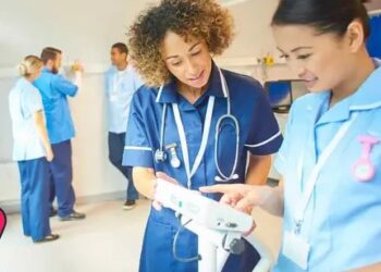 Enfermeras y enfermeros podrán recetar medicamentos en México