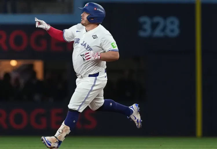 Toronto derrota 11-4 a Dodgers en primer juego de la Serie Mundial; jonrón de Alejandro Kirk