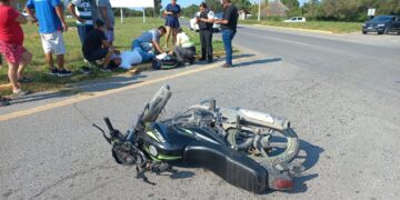 Mujer arrolla a motociclista en el Libramiento Naciones Unidas de Victoria