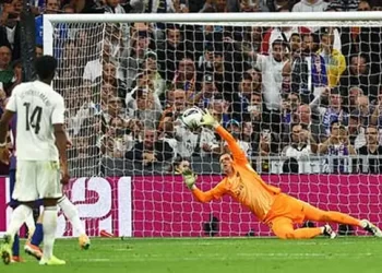 Real Madrid vence 2-1 al Barcelona tras gol polémico avalado por VAR