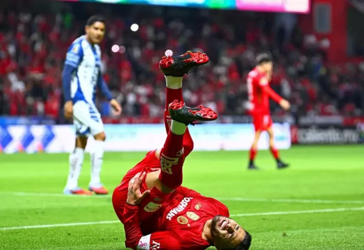Toluca empata 2-2 ante Pachuca y Alexis Vega sale lesionado