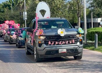 Realizan mujeres del sector salud en Victoria “Caravana Rosa” en prevención al Cáncer de Mama