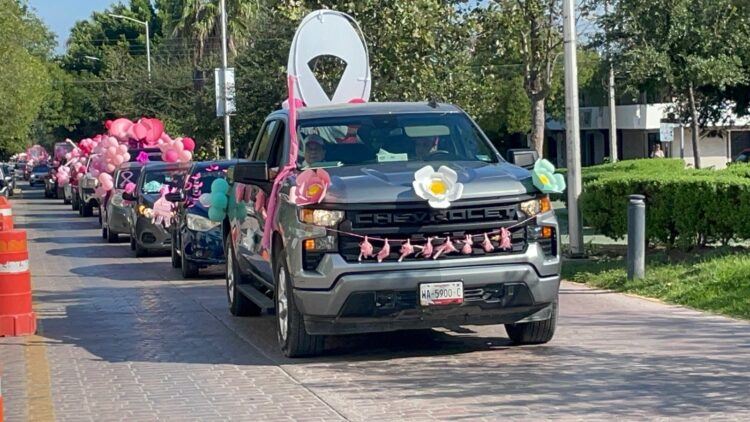 Realizan mujeres del sector salud en Victoria “Caravana Rosa” en prevención al Cáncer de Mama